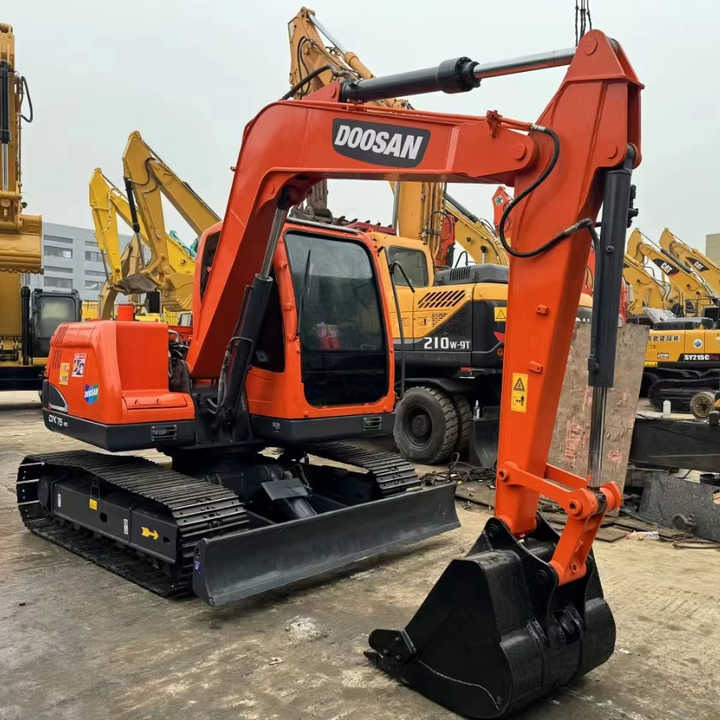 Used Digger DOOSAN DX75 Construction Machinery Construction Digger Used DOOSAN DX75 Cheap Excavator - 크롤러 굴삭기 : 사진 1 Used Digger DOOSAN DX75 Construction Machinery Construction Digger Used DOOSAN DX75 Cheap Excavator - 크롤러 굴삭기 : 사진 1