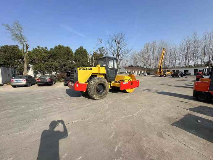 Used Dynapac CA301 Vibratory Roller with Less Working Time and Superior Performance Used Dynapac 251d/301D Roller for Sale - 로드 롤러 : 사진 5 Used Dynapac CA301 Vibratory Roller with Less Working Time and Superior Performance Used Dynapac 251d/301D Roller for Sale - 로드 롤러 : 사진 5