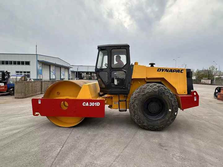 Used Dynapac CA301 Vibratory Roller with Less Working Time and Superior Performance Used Dynapac 251d/301D Roller for Sale - 로드 롤러 : 사진 2 Used Dynapac CA301 Vibratory Roller with Less Working Time and Superior Performance Used Dynapac 251d/301D Roller for Sale - 로드 롤러 : 사진 2