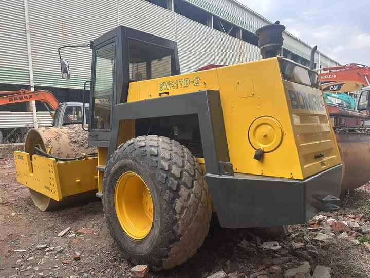 Used Heavy Construction Equipment BW217D Second Hand Road Rollers Used Machine Hot Sale - 로드 롤러 : 사진 3 Used Heavy Construction Equipment BW217D Second Hand Road Rollers Used Machine Hot Sale - 로드 롤러 : 사진 3