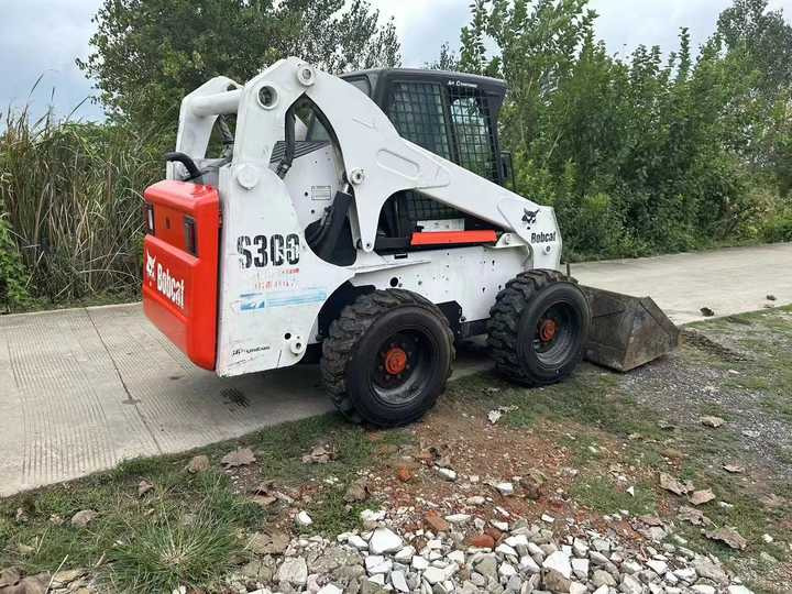 Very Good Machine Used Skid Wheel Loader Bobcat S300 for Sale - 스키드 스티어 로더 : 사진 2 Very Good Machine Used Skid Wheel Loader Bobcat S300 for Sale - 스키드 스티어 로더 : 사진 2