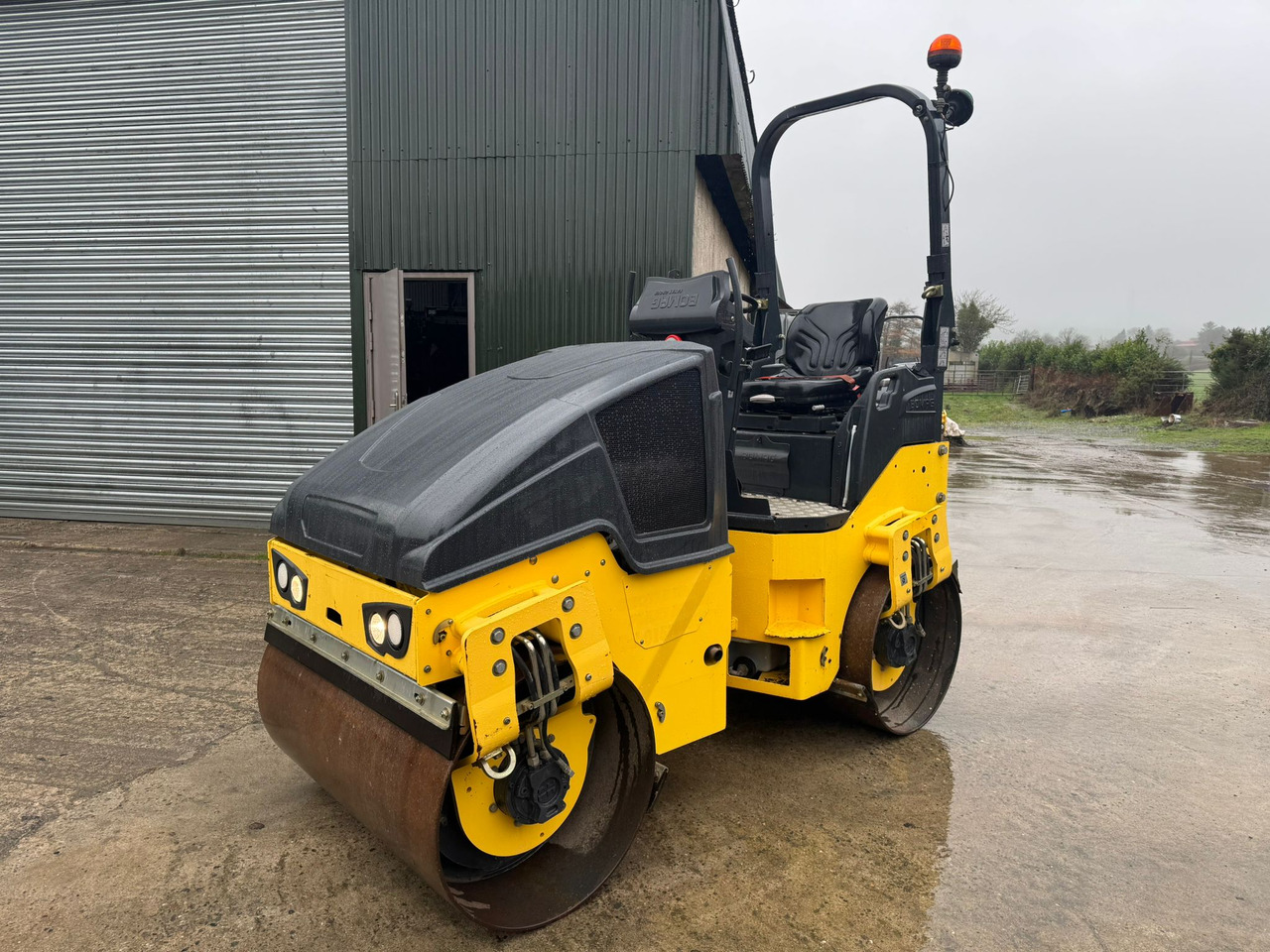 BOMAG BW120AD-5 - 로드 롤러 : 사진 1 BOMAG BW120AD-5 - 로드 롤러 : 사진 1