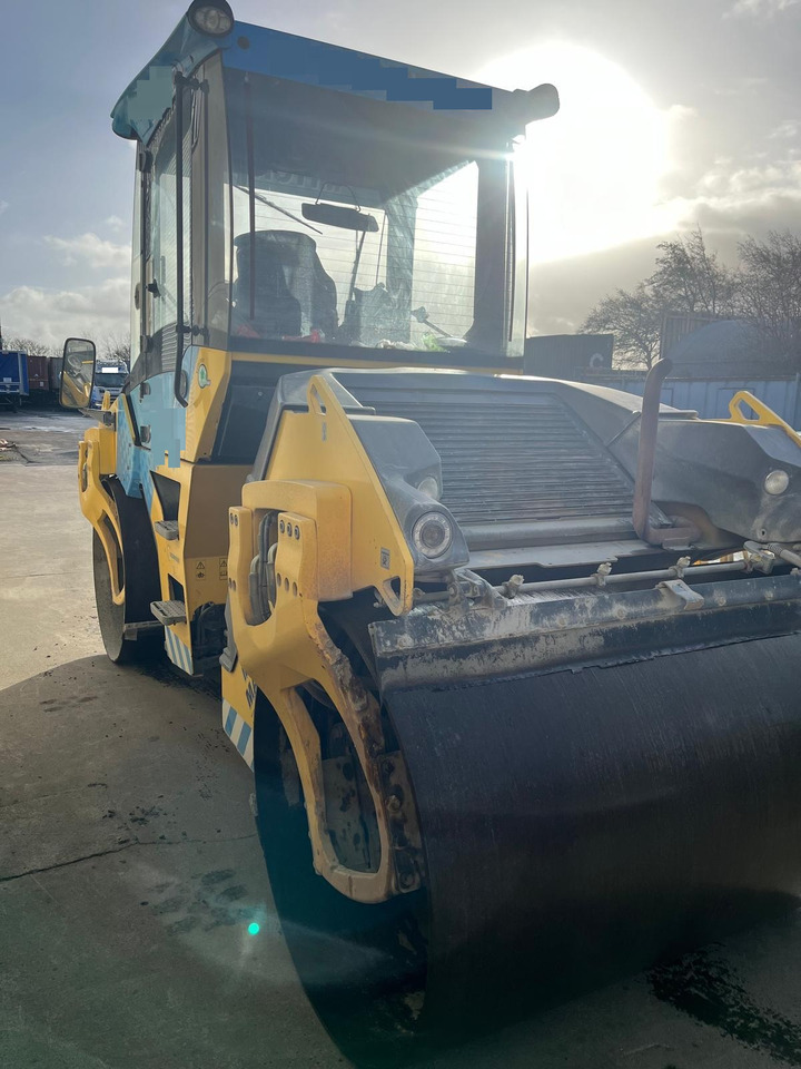 BOMAG BW151AD-5 - 롤러 : 사진 2 BOMAG BW151AD-5 - 롤러 : 사진 2