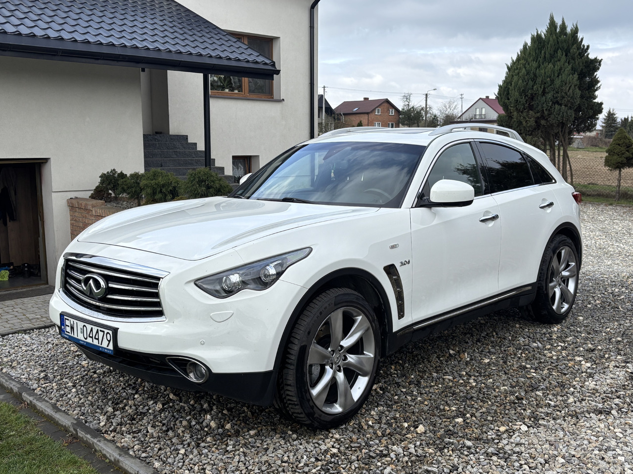 Infiniti QX70 FX30 Diesel V6 Euro6 - SUV : 사진 1 Infiniti QX70 FX30 Diesel V6 Euro6 - SUV : 사진 1