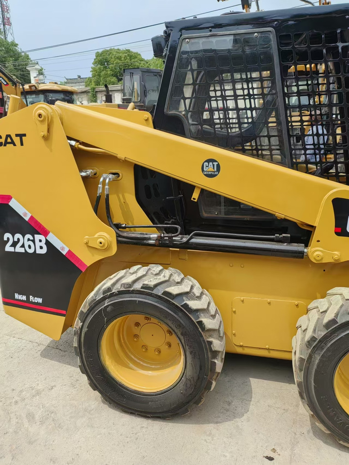 CATERPILLAR 226B - 스키드 스티어 로더 : 사진 2 CATERPILLAR 226B - 스키드 스티어 로더 : 사진 2