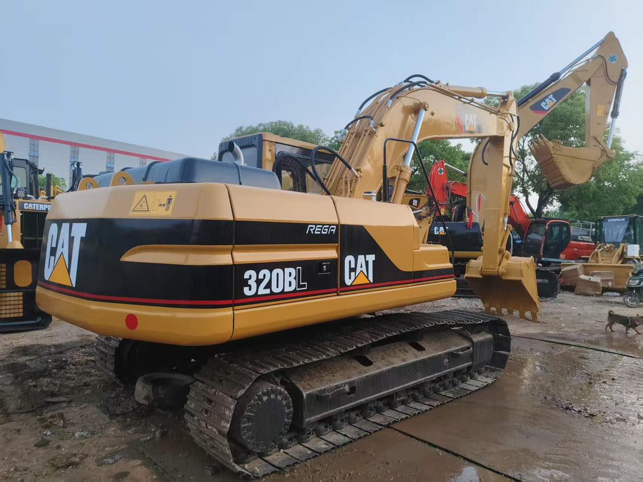 CATERPILLAR 320B - 크롤러 굴삭기 : 사진 2 CATERPILLAR 320B - 크롤러 굴삭기 : 사진 2