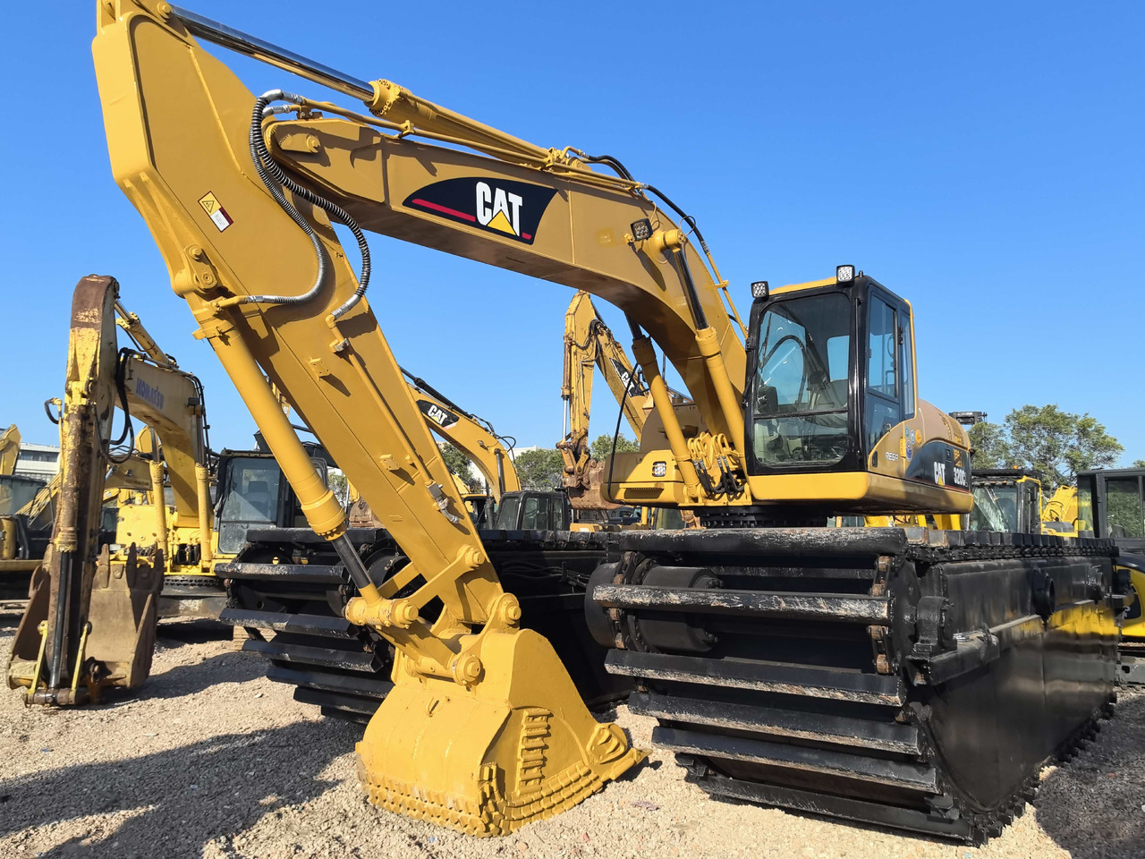 CATERPILLAR 320C - 수륙양용 굴착기 : 사진 4 CATERPILLAR 320C - 수륙양용 굴착기 : 사진 4