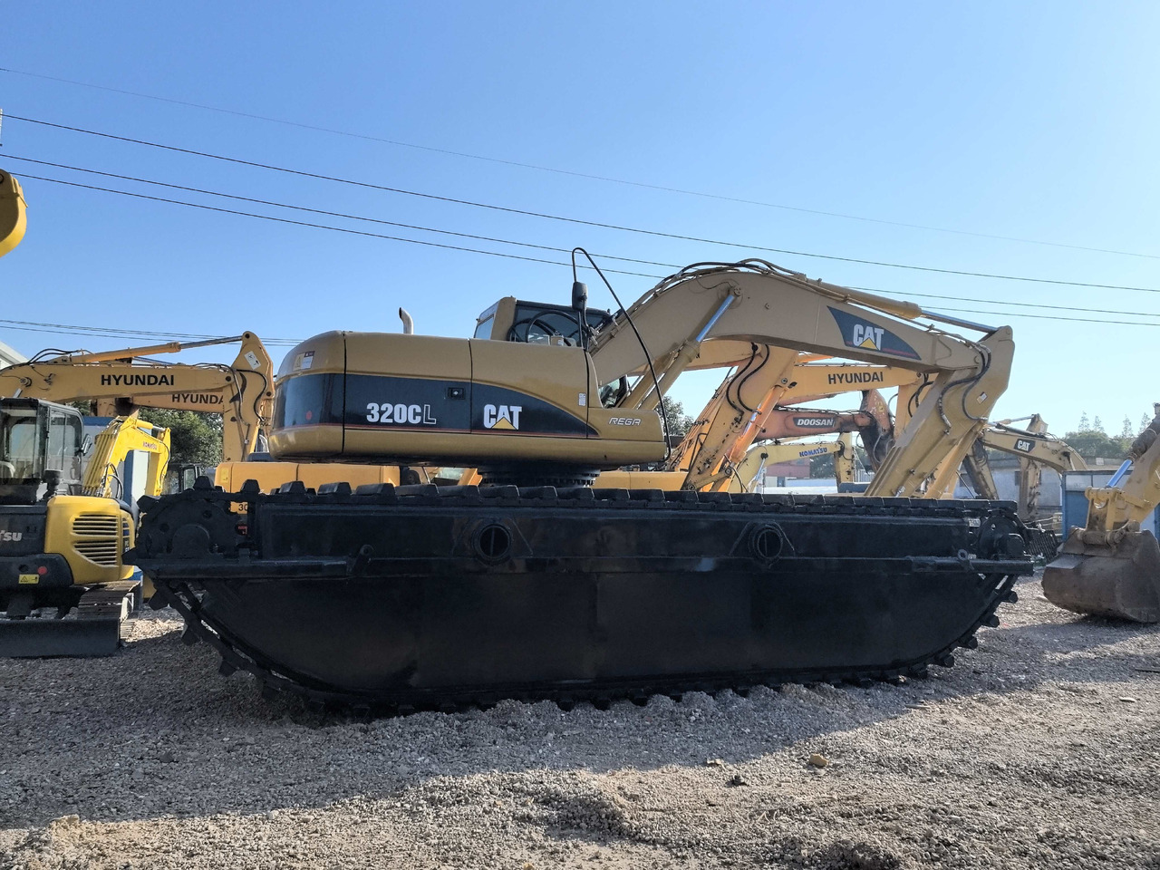 CATERPILLAR 320C - 수륙양용 굴착기 : 사진 1 CATERPILLAR 320C - 수륙양용 굴착기 : 사진 1