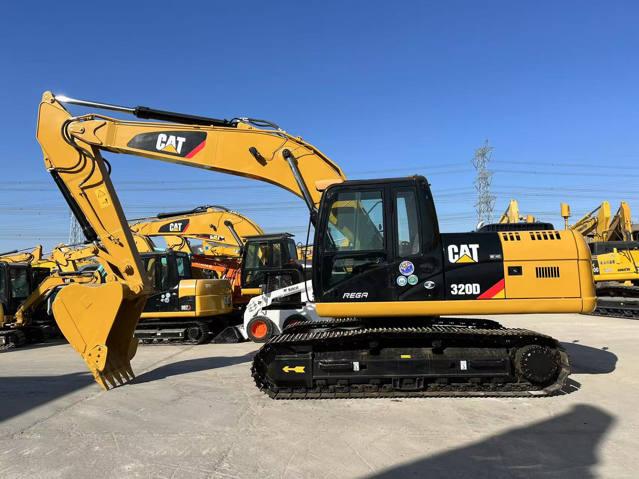 CATERPILLAR 320D - 크롤러 굴삭기 : 사진 3 CATERPILLAR 320D - 크롤러 굴삭기 : 사진 3