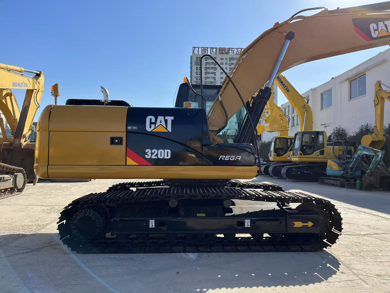 CATERPILLAR 320D - 크롤러 굴삭기 : 사진 5 CATERPILLAR 320D - 크롤러 굴삭기 : 사진 5