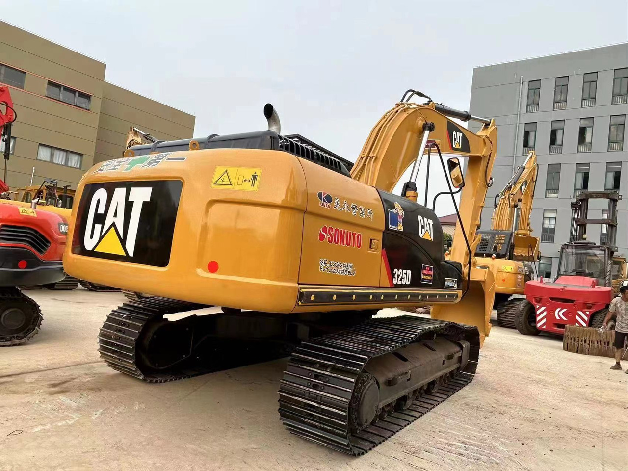 CATERPILLAR 325D - 크롤러 굴삭기 : 사진 3 CATERPILLAR 325D - 크롤러 굴삭기 : 사진 3