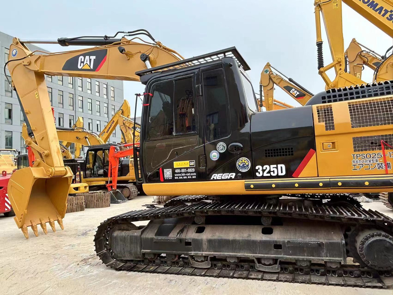 CATERPILLAR 325D - 크롤러 굴삭기 : 사진 4 CATERPILLAR 325D - 크롤러 굴삭기 : 사진 4