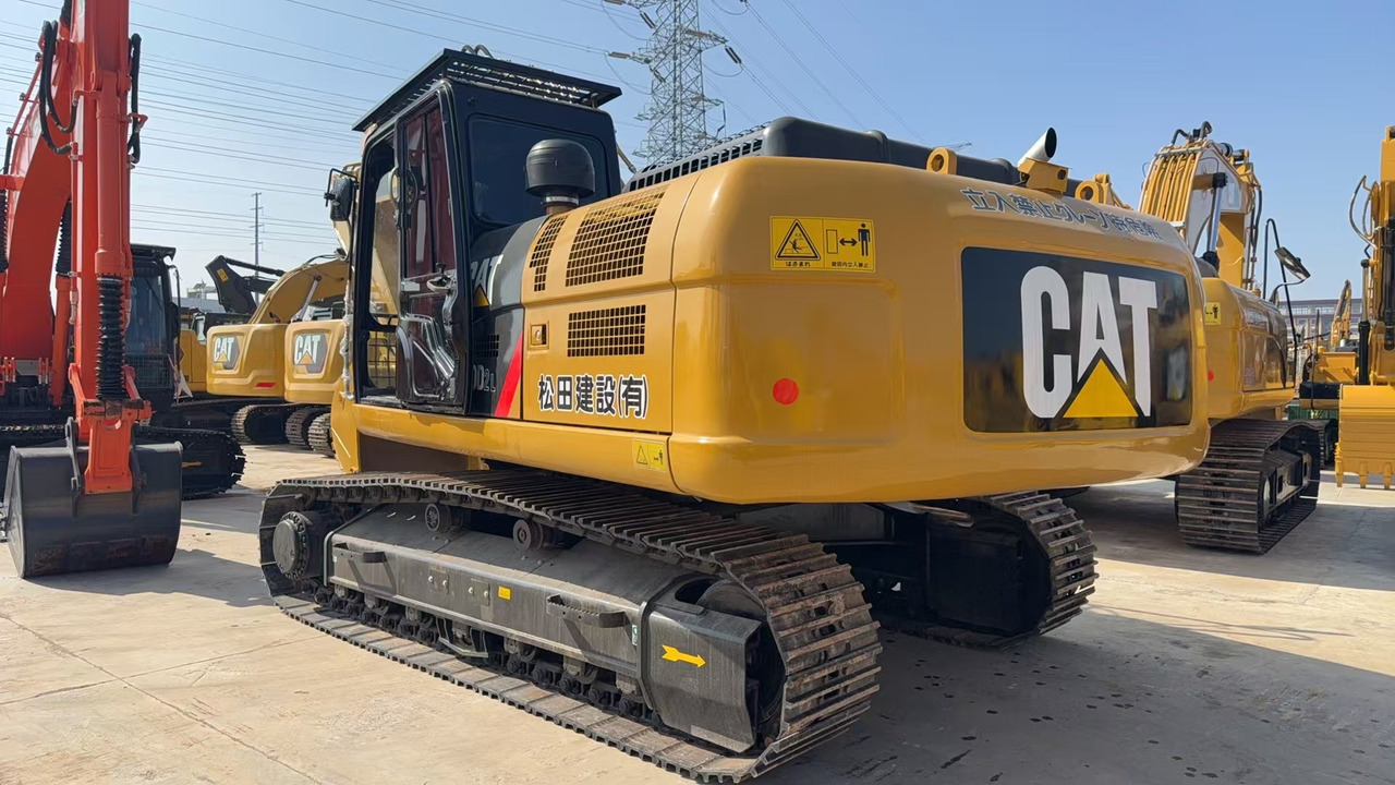 CATERPILLAR 330D2 - 크롤러 굴삭기 : 사진 1 CATERPILLAR 330D2 - 크롤러 굴삭기 : 사진 1