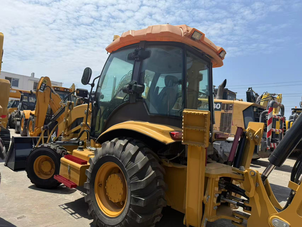 CATERPILLAR 420F - 백호 로더 : 사진 4 CATERPILLAR 420F - 백호 로더 : 사진 4