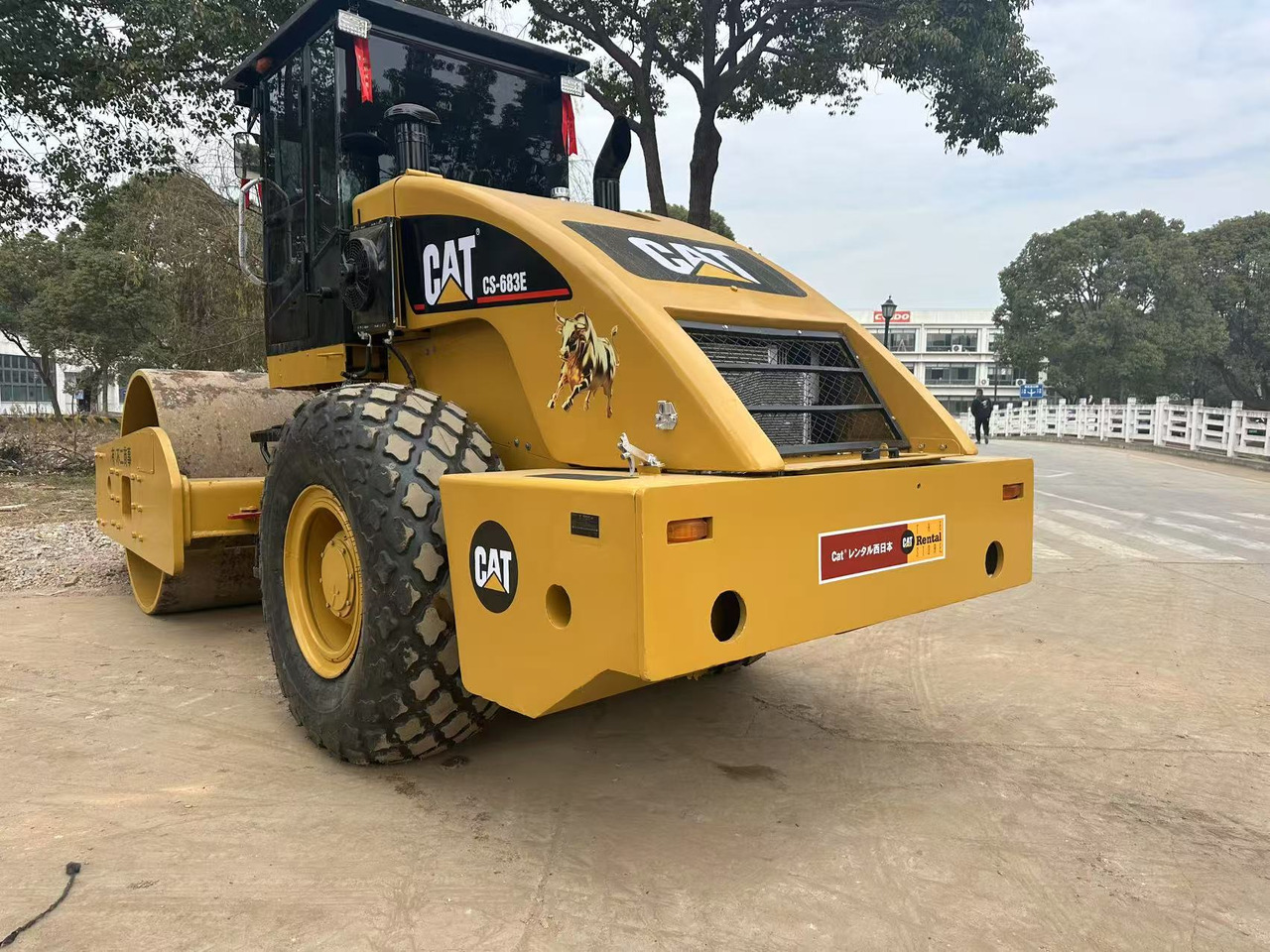 CATERPILLAR CS683E - 로드 롤러 : 사진 2 CATERPILLAR CS683E - 로드 롤러 : 사진 2