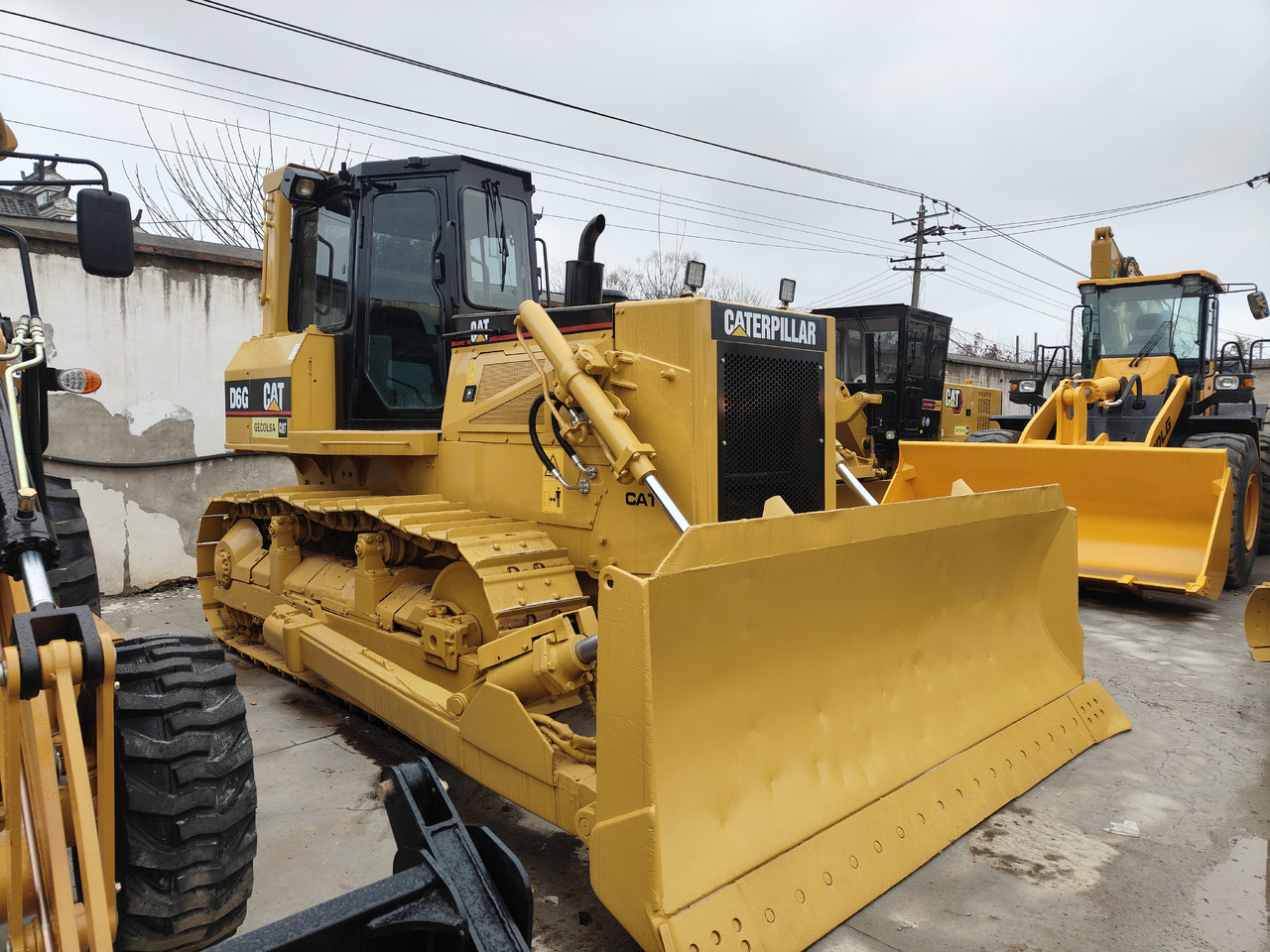CATERPILLAR D6G - 불도저 : 사진 1 CATERPILLAR D6G - 불도저 : 사진 1