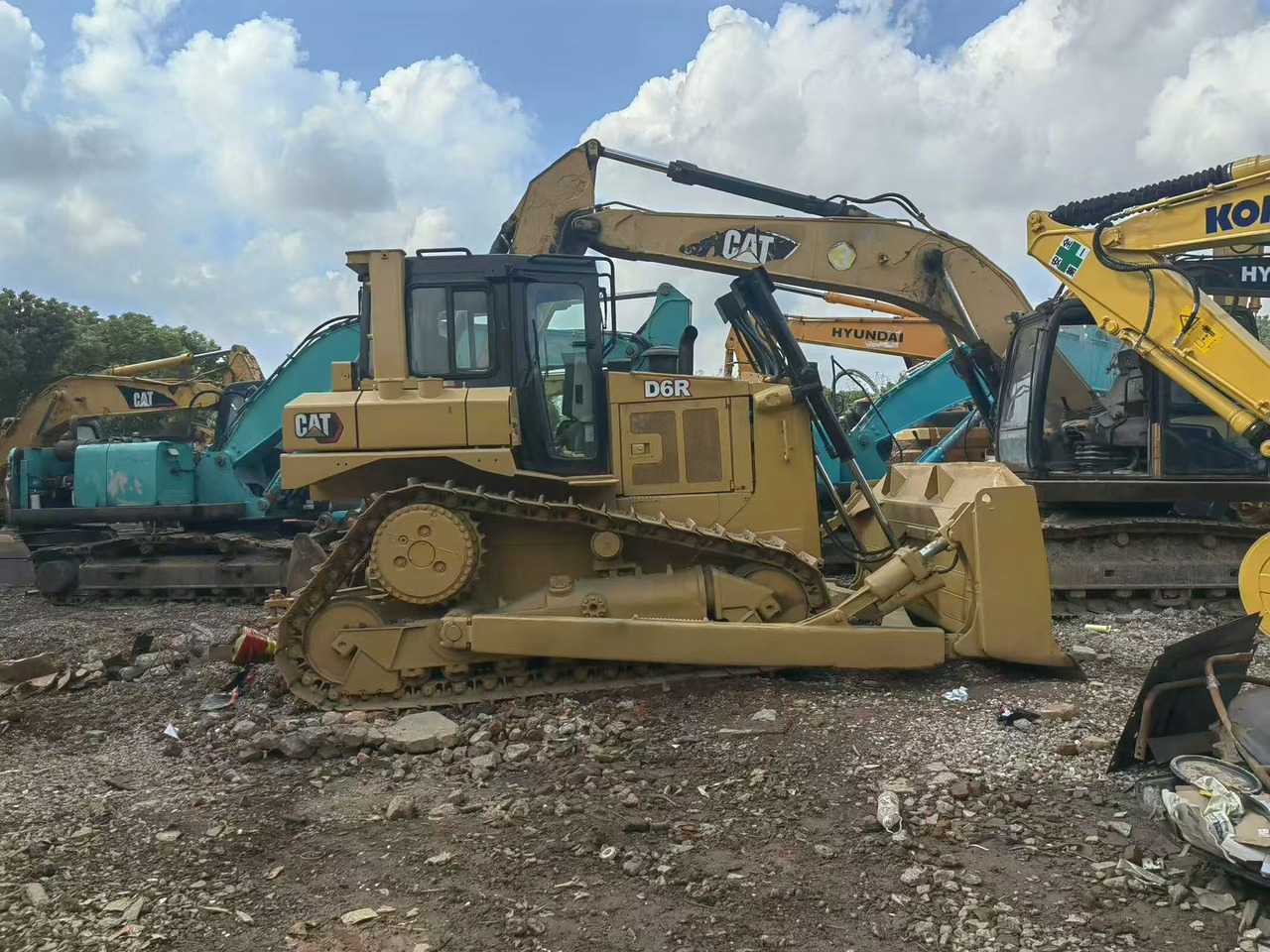 CATERPILLAR D6R - 불도저 : 사진 1 CATERPILLAR D6R - 불도저 : 사진 1