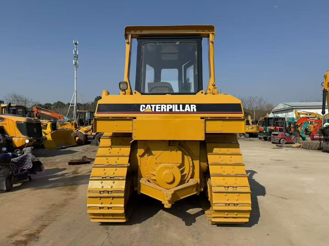 CATERPILLAR D6R - 불도저 : 사진 4 CATERPILLAR D6R - 불도저 : 사진 4