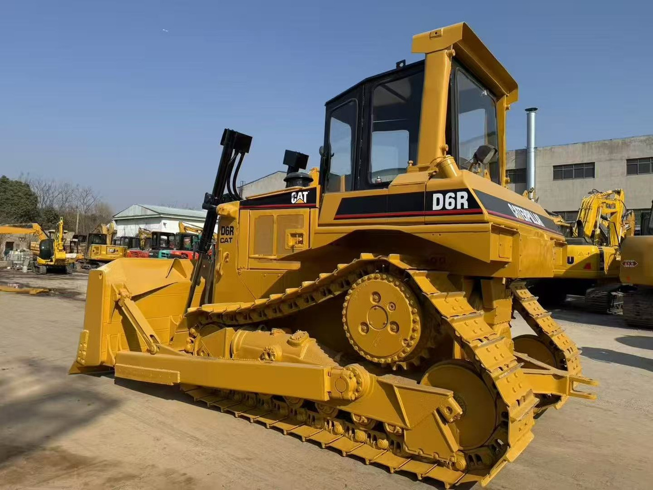 CATERPILLAR D6R - 불도저 : 사진 2 CATERPILLAR D6R - 불도저 : 사진 2