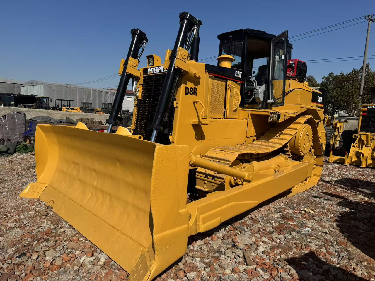CATERPILLAR D8R - 불도저 : 사진 1 CATERPILLAR D8R - 불도저 : 사진 1