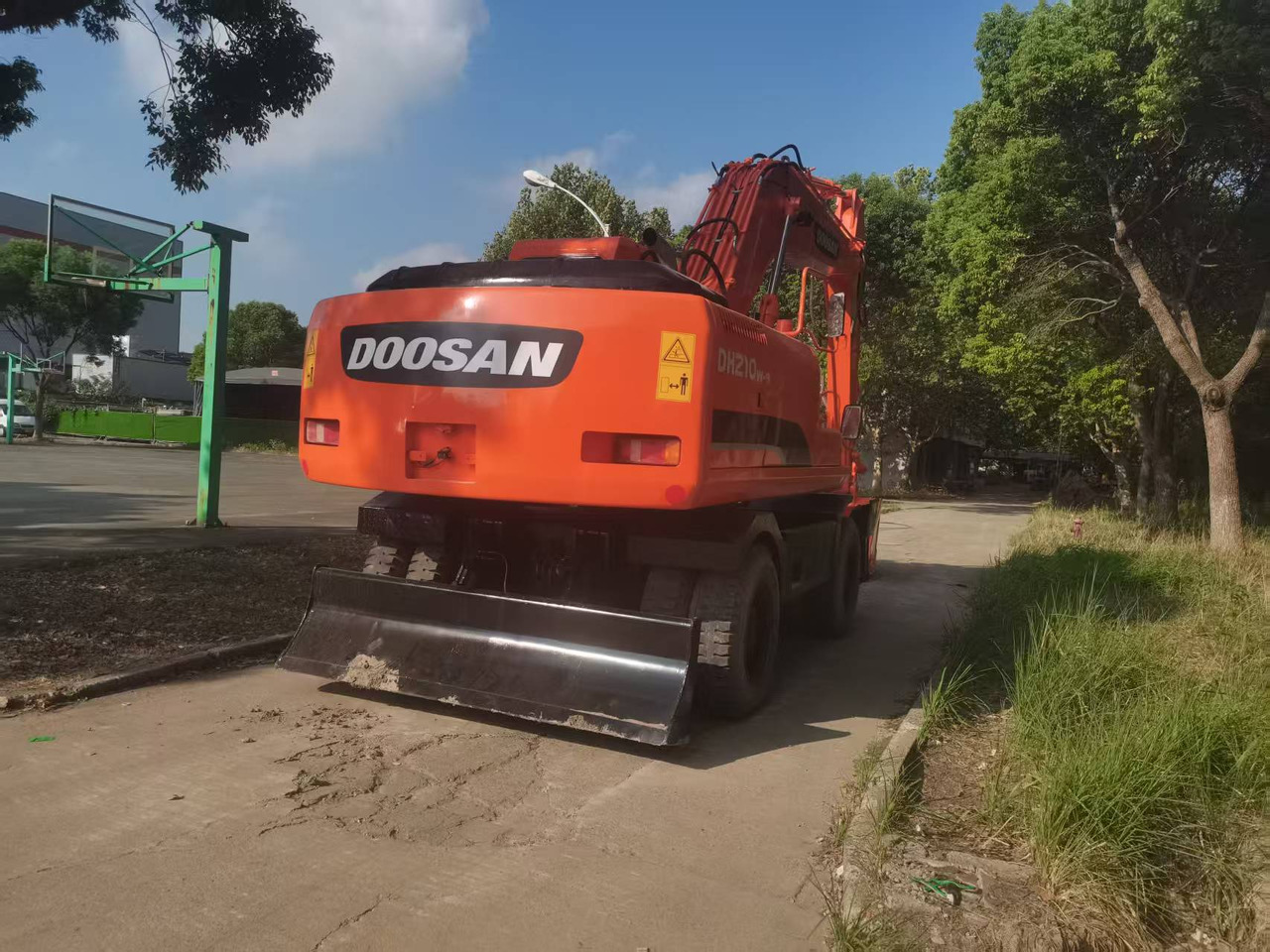 DOOSAN DH210W-9C - 휠 굴삭기 : 사진 4 DOOSAN DH210W-9C - 휠 굴삭기 : 사진 4