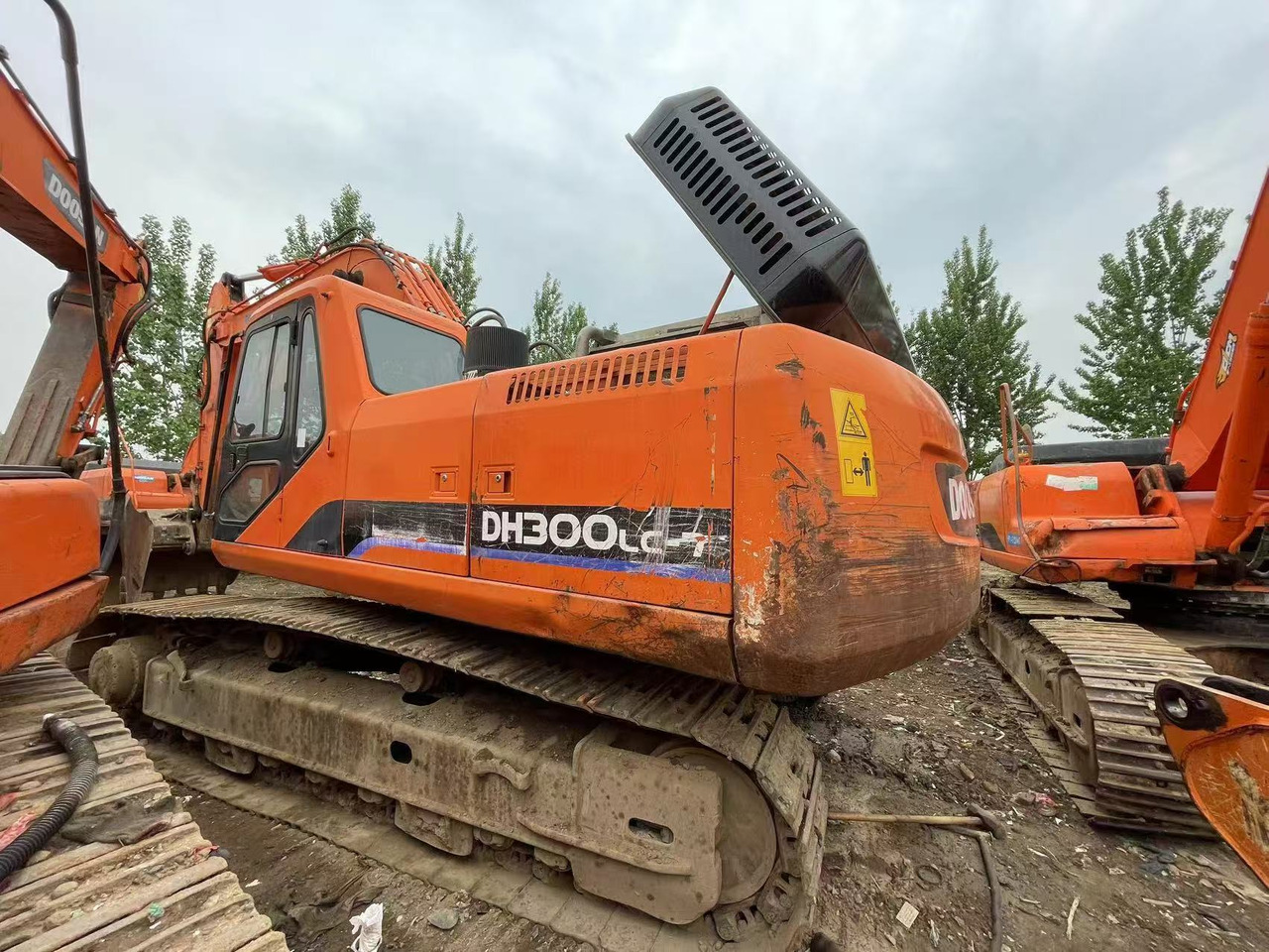 DOOSAN DH300LC-7 - 크롤러 굴삭기 : 사진 2 DOOSAN DH300LC-7 - 크롤러 굴삭기 : 사진 2