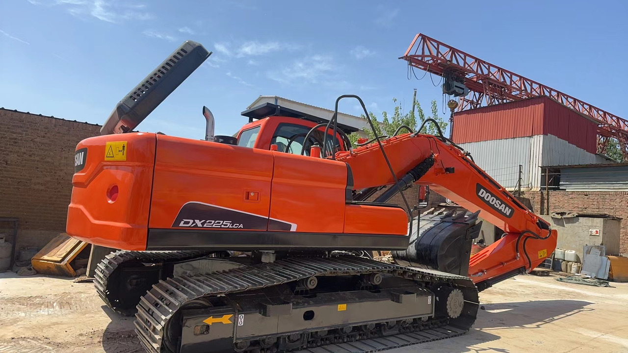 DOOSAN DX225LC-7 - 크롤러 굴삭기 : 사진 1 DOOSAN DX225LC-7 - 크롤러 굴삭기 : 사진 1