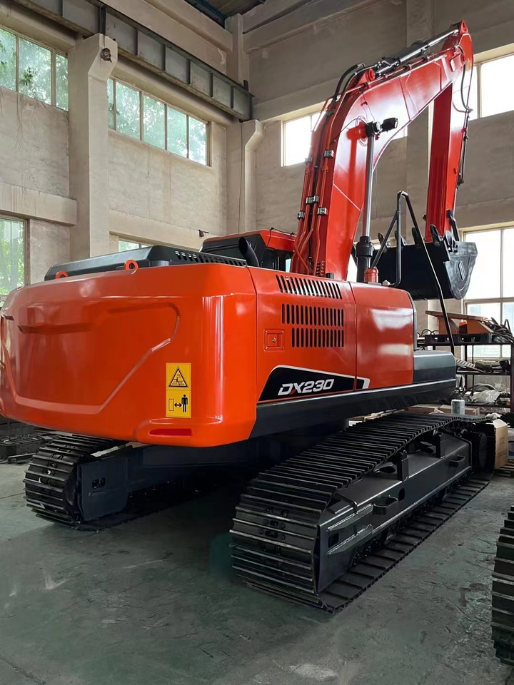 DOOSAN DX230 - 크롤러 굴삭기 : 사진 2 DOOSAN DX230 - 크롤러 굴삭기 : 사진 2