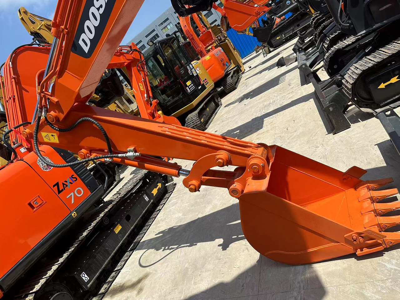 DOOSAN DX55-9C - 크롤러 굴삭기 : 사진 3 DOOSAN DX55-9C - 크롤러 굴삭기 : 사진 3