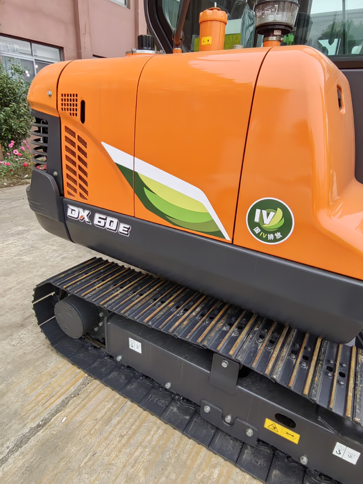 DOOSAN DX60E-10N - 크롤러 굴삭기 : 사진 3 DOOSAN DX60E-10N - 크롤러 굴삭기 : 사진 3