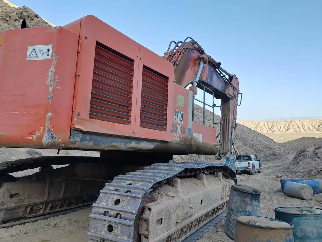 HITACHI ZX670 - 크롤러 굴삭기 : 사진 3 HITACHI ZX670 - 크롤러 굴삭기 : 사진 3