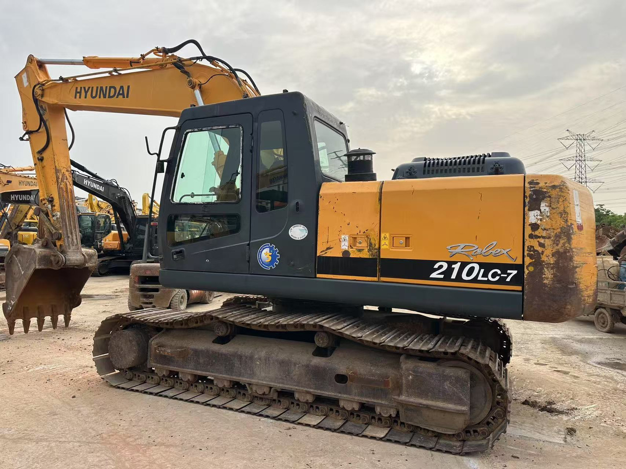 HYUNDAI R210LC-7 - 크롤러 굴삭기 : 사진 5 HYUNDAI R210LC-7 - 크롤러 굴삭기 : 사진 5