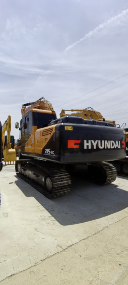 HYUNDAI R215-9T - 크롤러 굴삭기 : 사진 3 HYUNDAI R215-9T - 크롤러 굴삭기 : 사진 3