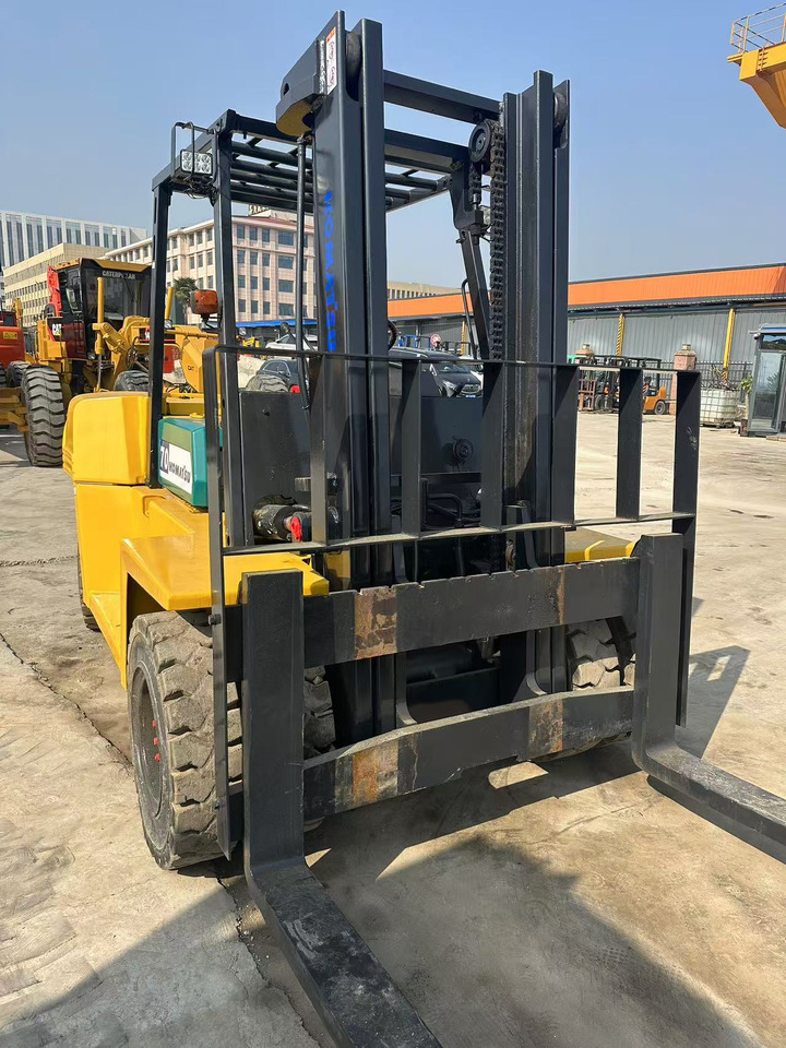 KOMATSU 7-ton - 디젤 지게차 : 사진 5 KOMATSU 7-ton - 디젤 지게차 : 사진 5