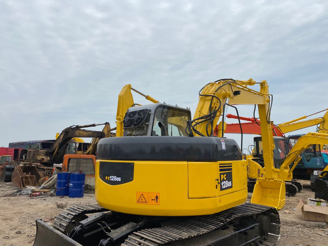 KOMATSU PC128US - 크롤러 굴삭기 : 사진 4 KOMATSU PC128US - 크롤러 굴삭기 : 사진 4