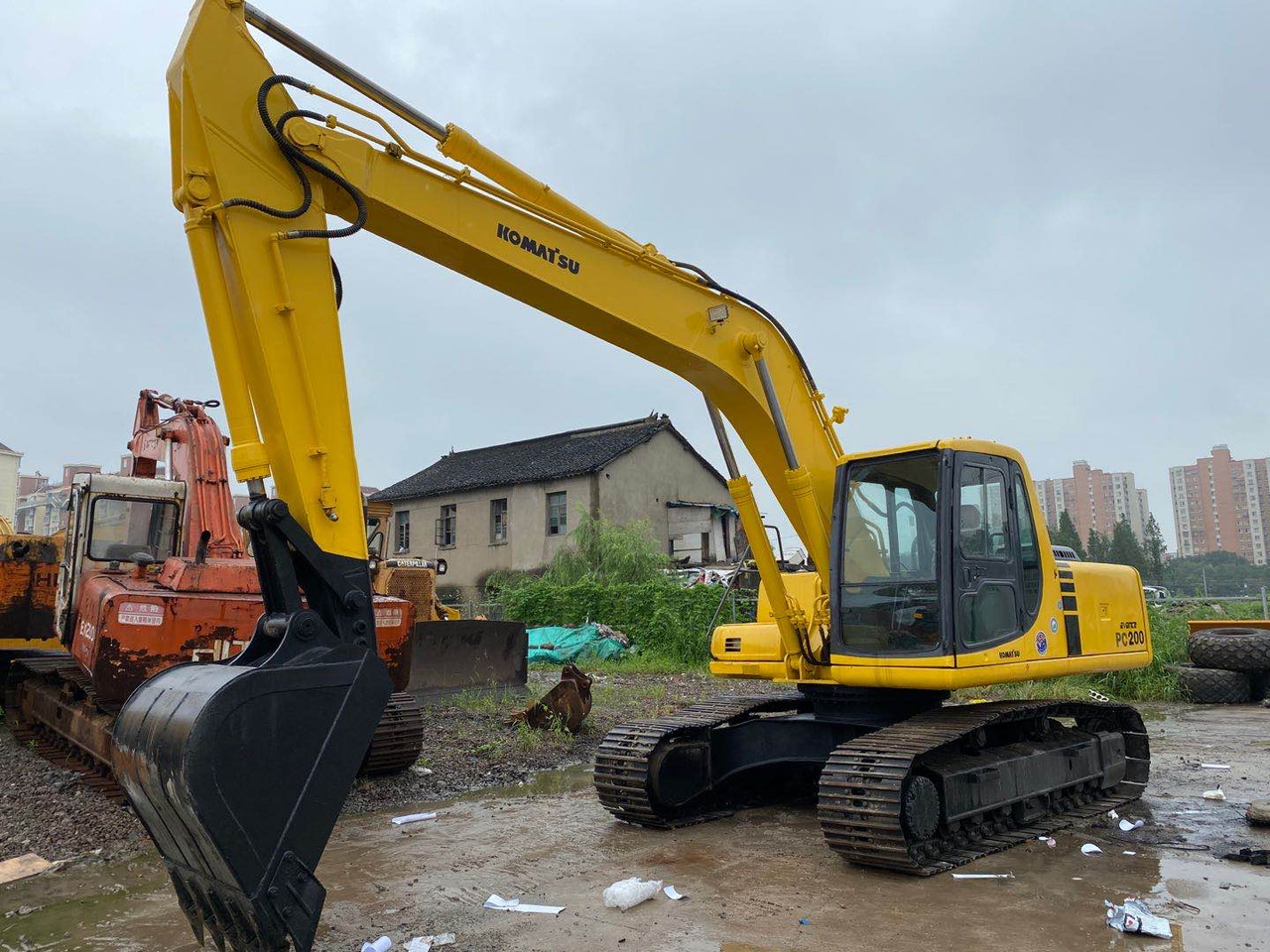 KOMATSU PC200-6 - 크롤러 굴삭기 : 사진 3 KOMATSU PC200-6 - 크롤러 굴삭기 : 사진 3