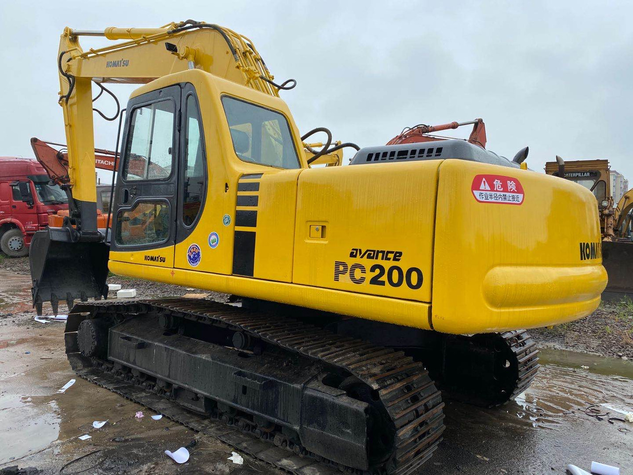KOMATSU PC200-6 - 크롤러 굴삭기 : 사진 1 KOMATSU PC200-6 - 크롤러 굴삭기 : 사진 1