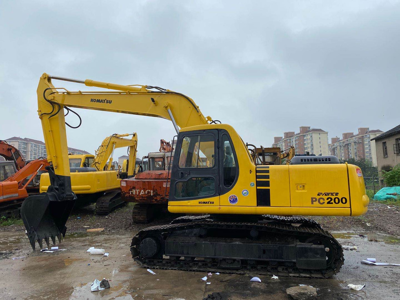KOMATSU PC200-6 - 크롤러 굴삭기 : 사진 4 KOMATSU PC200-6 - 크롤러 굴삭기 : 사진 4