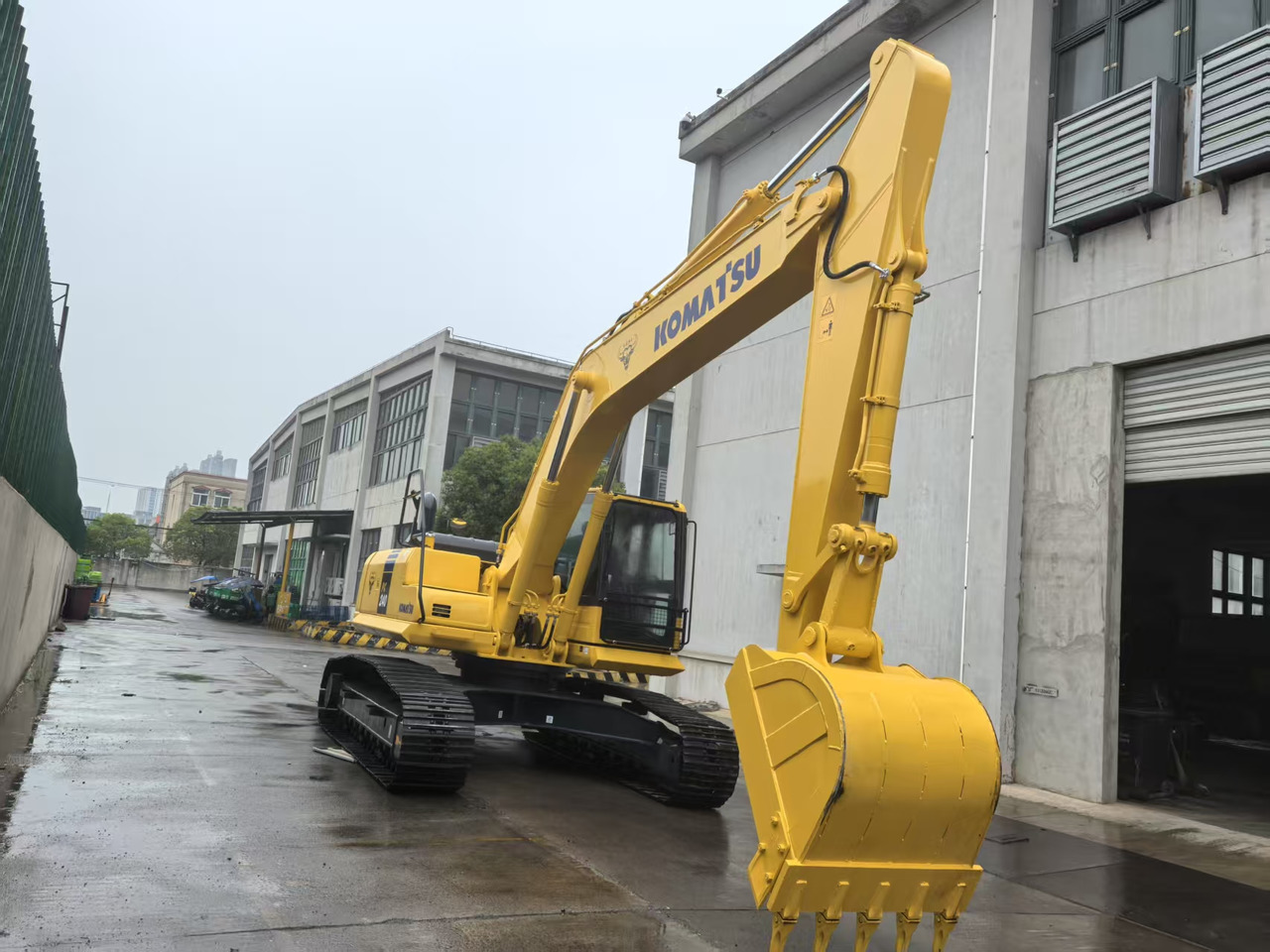 KOMATSU PC240LC-8M0 - 크롤러 굴삭기 : 사진 2 KOMATSU PC240LC-8M0 - 크롤러 굴삭기 : 사진 2