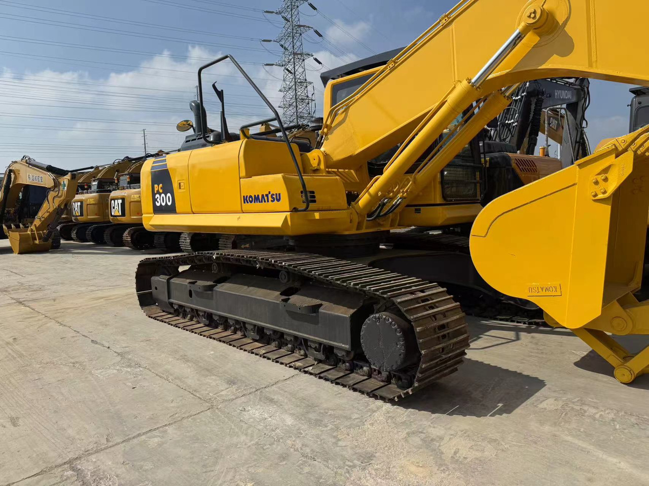 KOMATSU PC300-8 - 크롤러 굴삭기 : 사진 3 KOMATSU PC300-8 - 크롤러 굴삭기 : 사진 3