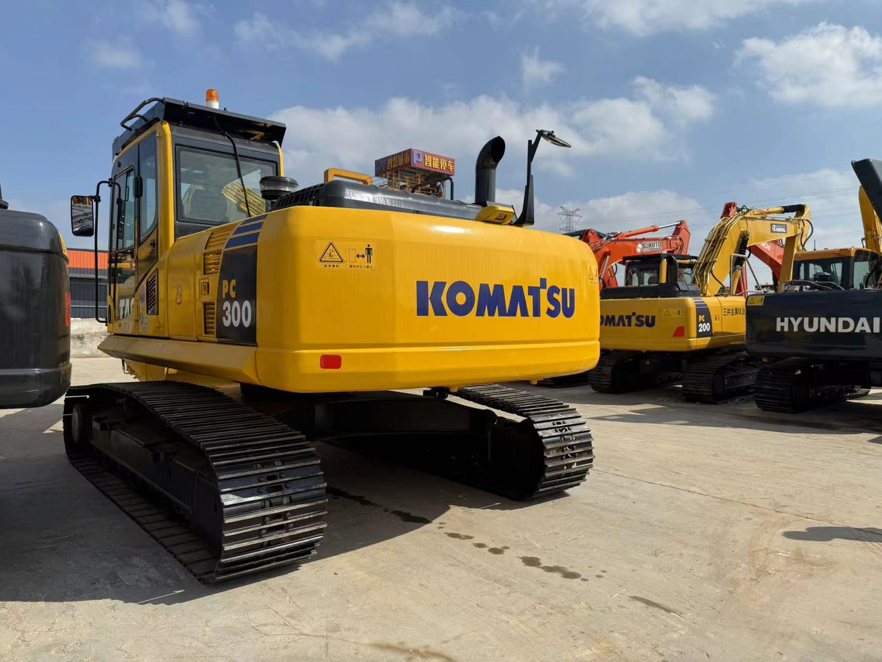 KOMATSU PC300-8 - 크롤러 굴삭기 : 사진 2 KOMATSU PC300-8 - 크롤러 굴삭기 : 사진 2