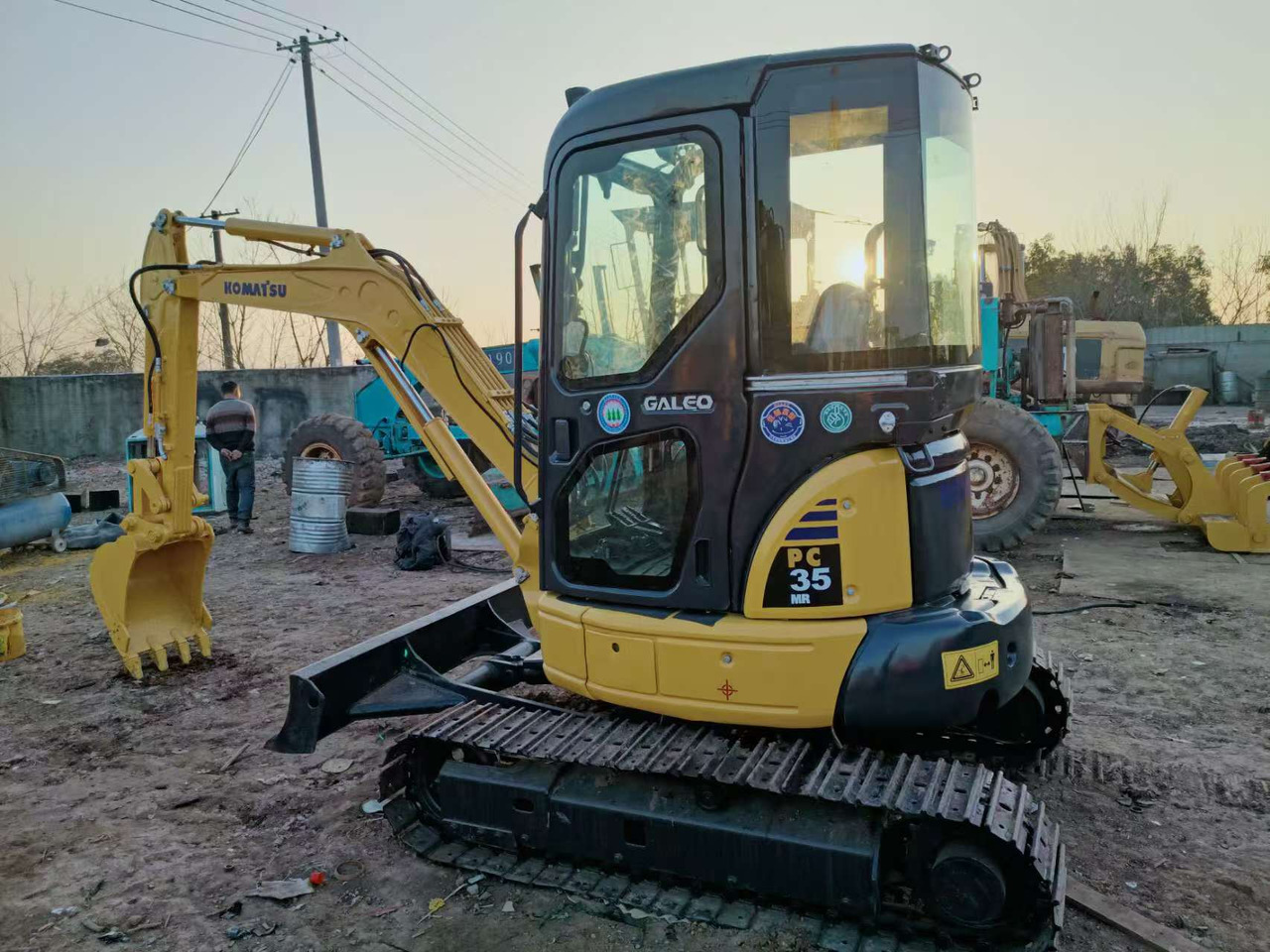 KOMATSU PC35 - 미니 굴삭기 : 사진 1 KOMATSU PC35 - 미니 굴삭기 : 사진 1