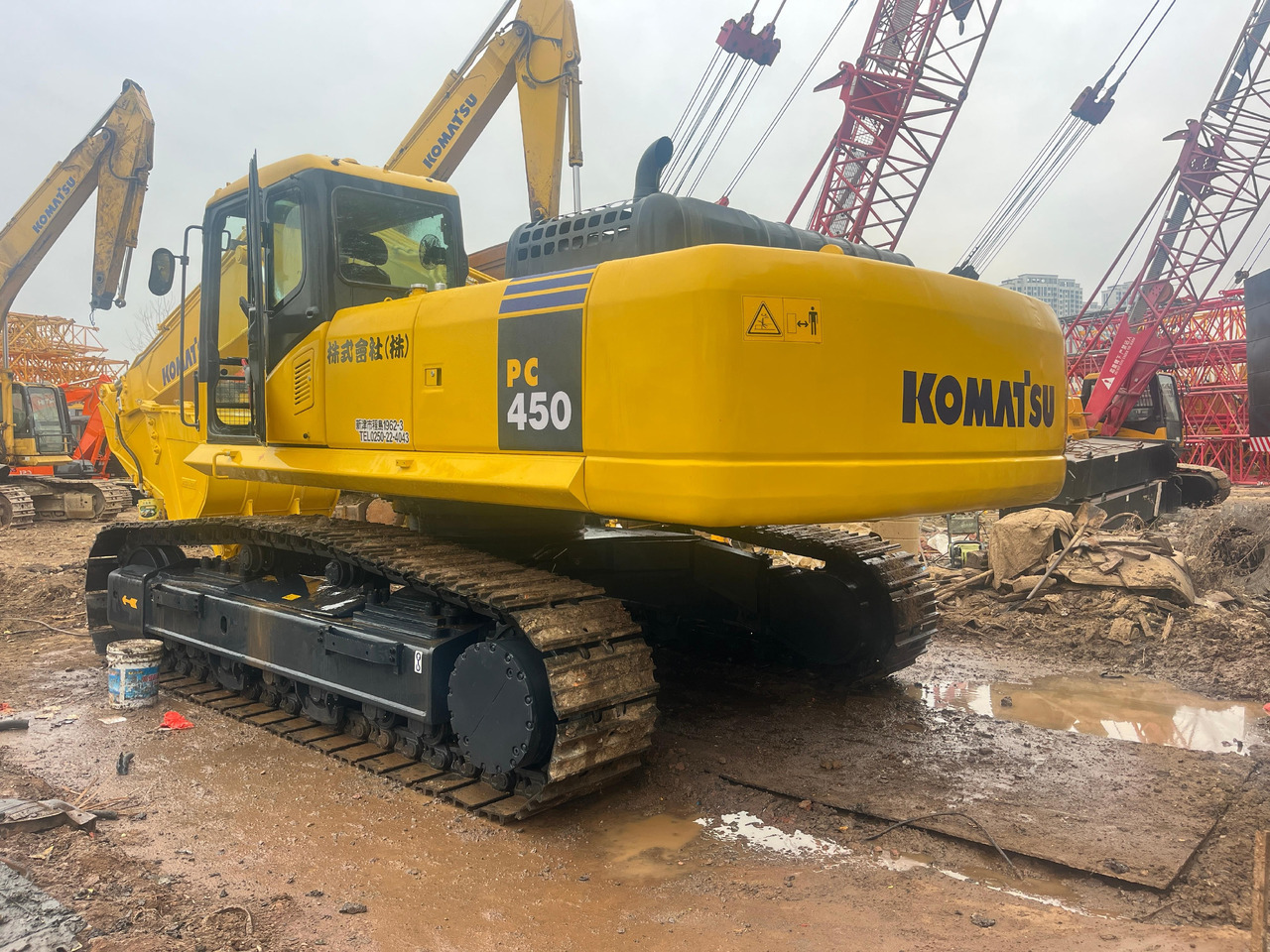 KOMATSU PC450-7 - 크롤러 굴삭기 : 사진 4 KOMATSU PC450-7 - 크롤러 굴삭기 : 사진 4