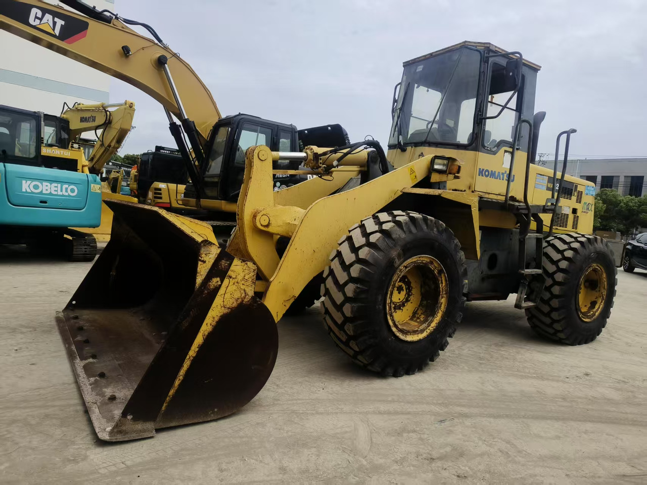 KOMATSU WA320-3 - 휠 로더 : 사진 3 KOMATSU WA320-3 - 휠 로더 : 사진 3