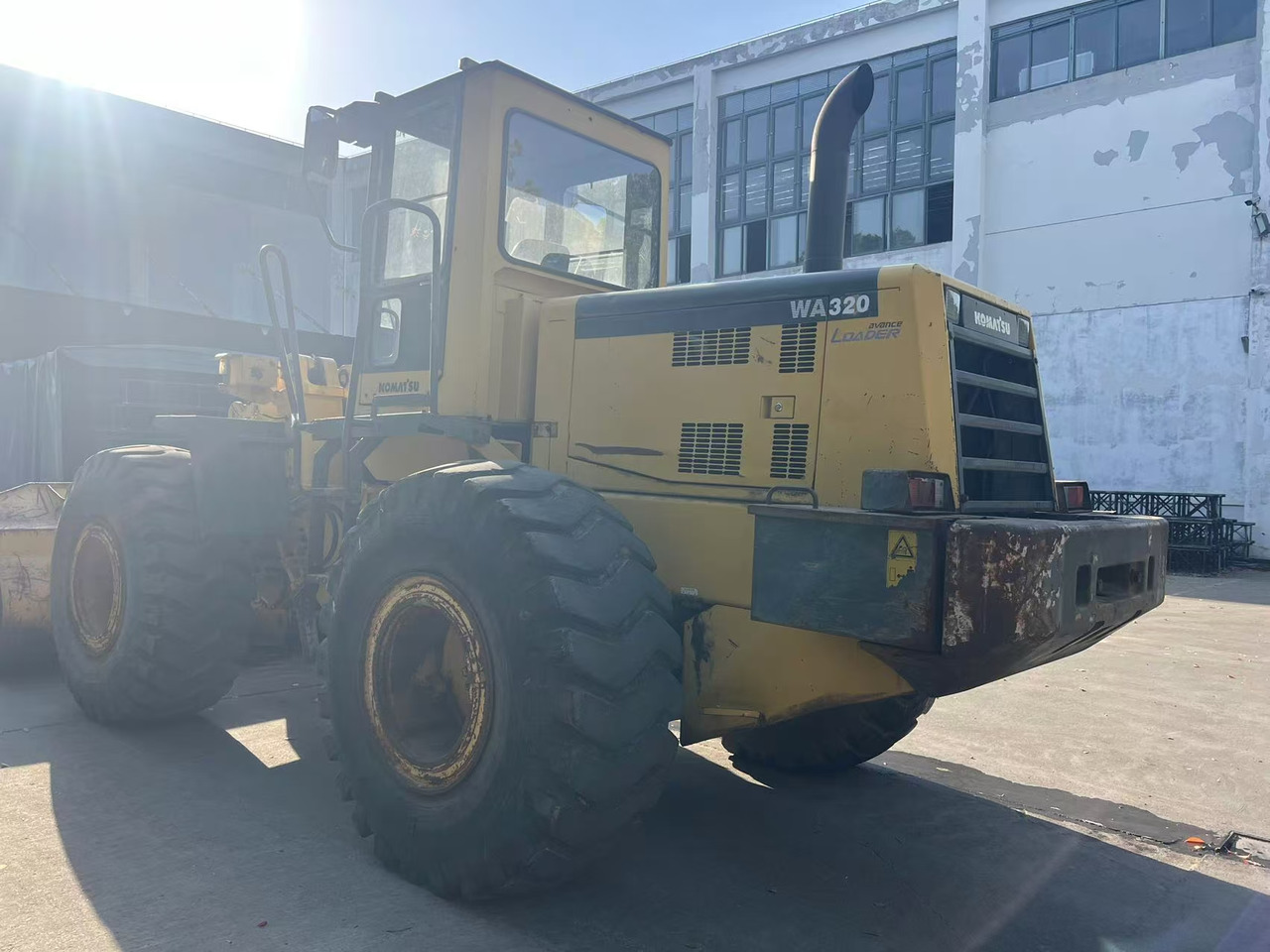 KOMATSU WA320-3 - 휠 로더 : 사진 2 KOMATSU WA320-3 - 휠 로더 : 사진 2
