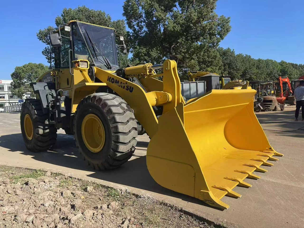 KOMATSU WA320-5 - 휠 로더 : 사진 2 KOMATSU WA320-5 - 휠 로더 : 사진 2