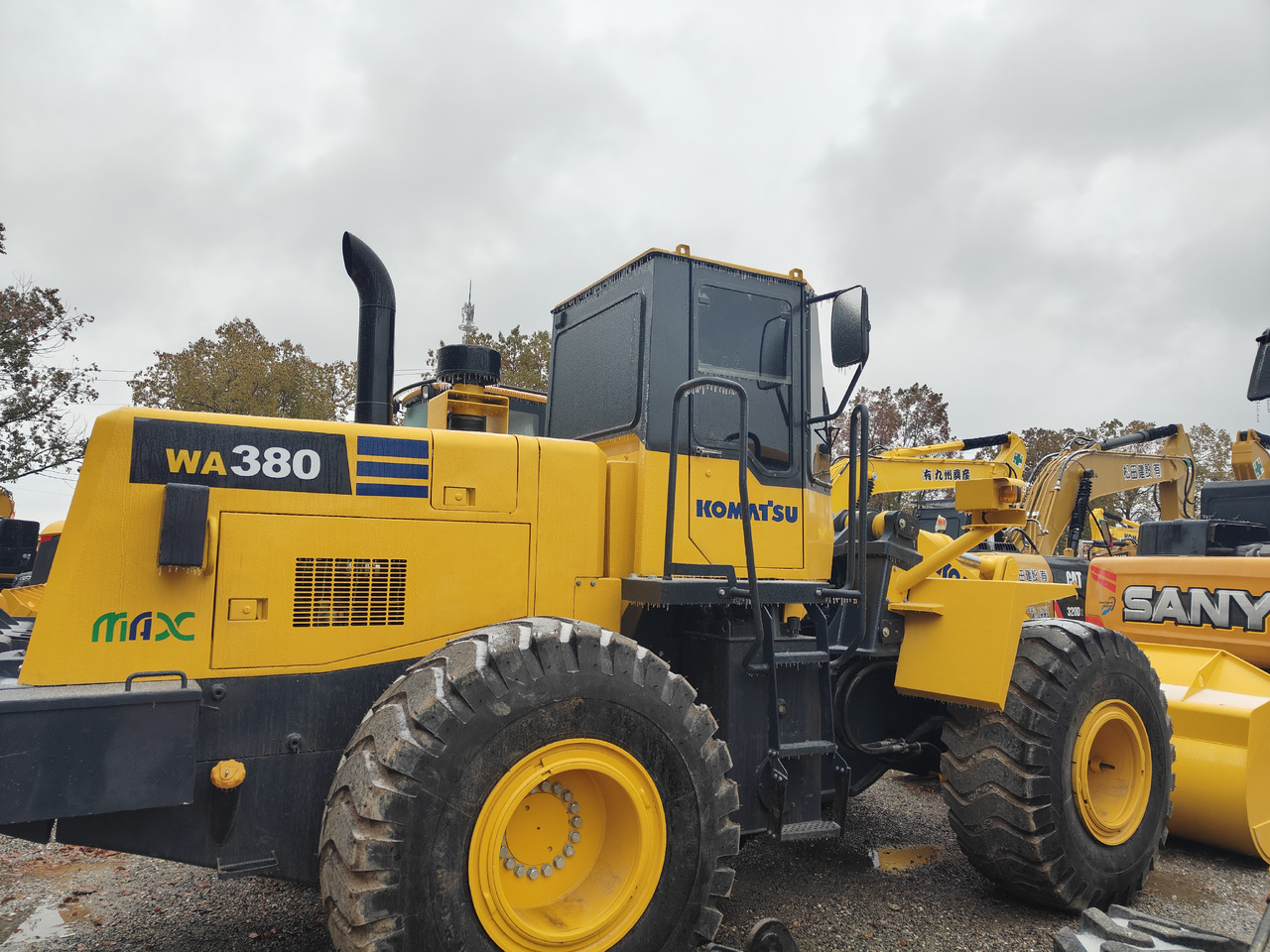KOMATSU WA380-3 - 휠 로더 : 사진 3 KOMATSU WA380-3 - 휠 로더 : 사진 3