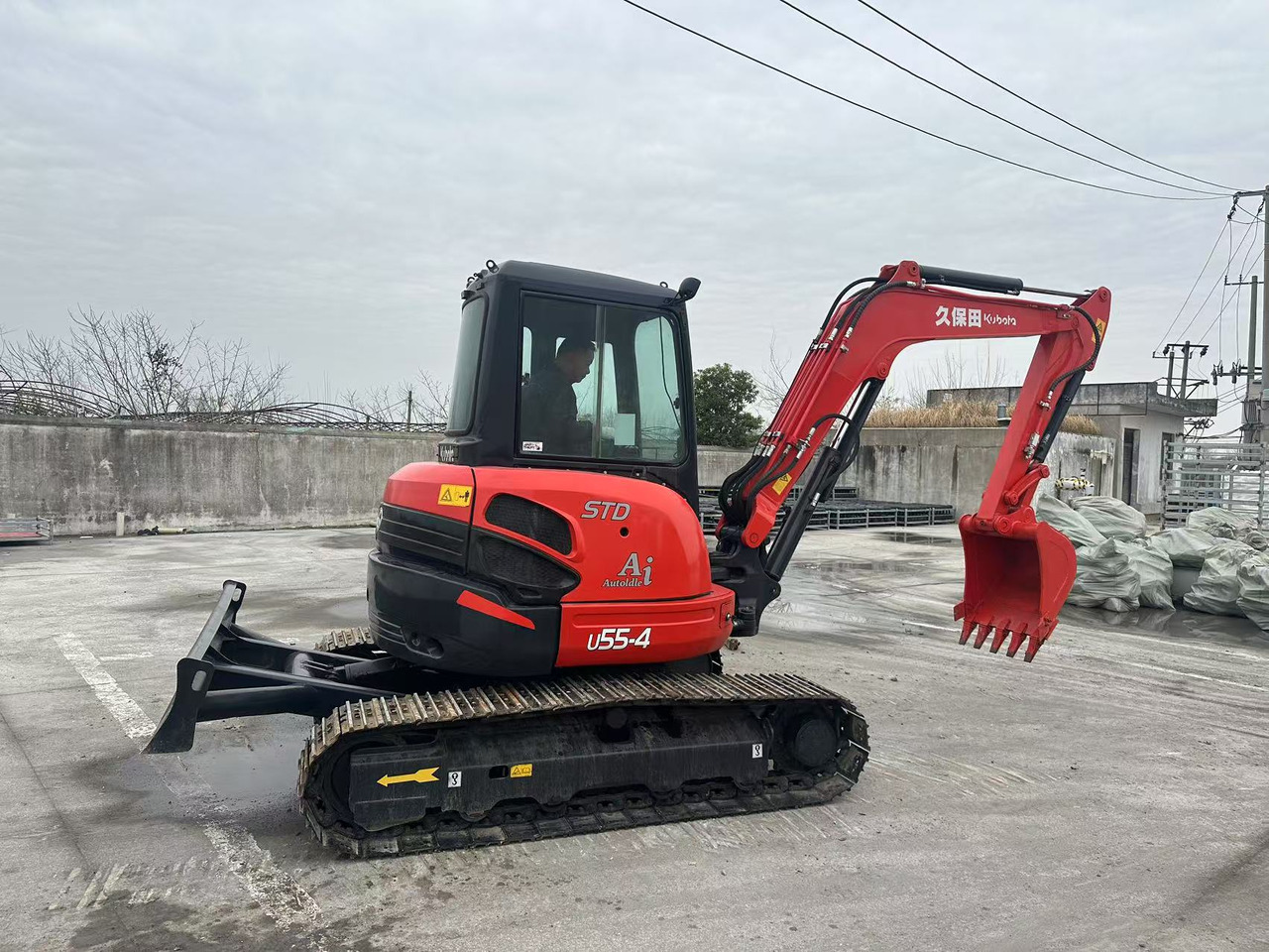 KUBOTA U55 - 미니 굴삭기 : 사진 4 KUBOTA U55 - 미니 굴삭기 : 사진 4