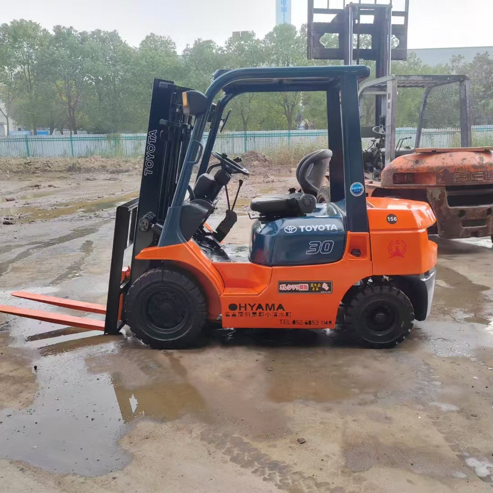 TOYOTA 62-7FD30 - 디젤 지게차 : 사진 1 TOYOTA 62-7FD30 - 디젤 지게차 : 사진 1