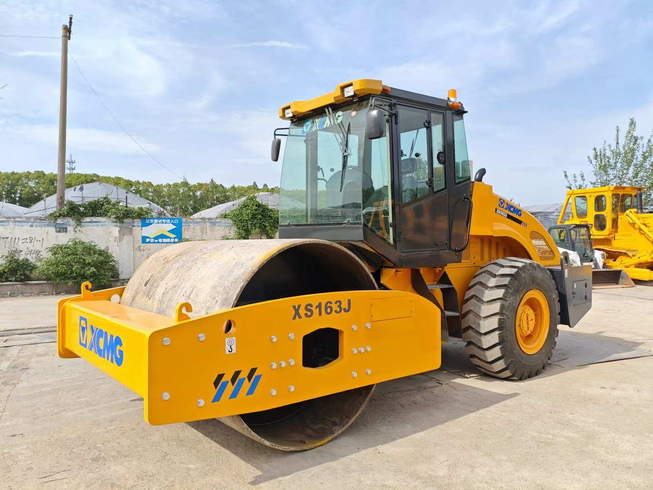 XCMG XS163J - 로드 롤러 : 사진 3 XCMG XS163J - 로드 롤러 : 사진 3